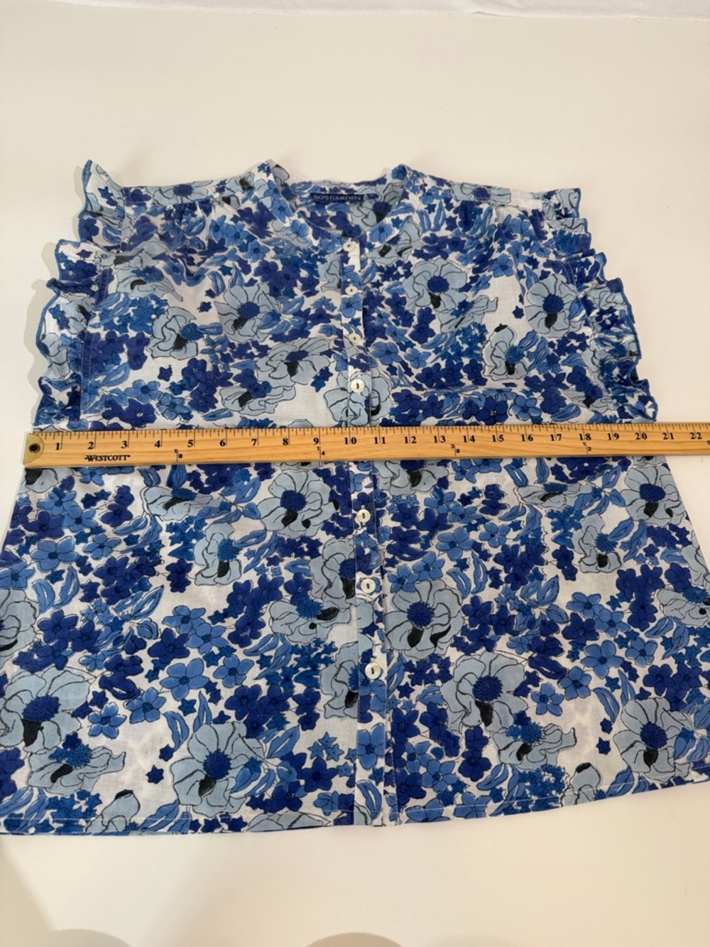 Ro’s Garden Blue Nevano Dawson Top Size S Blue Floral EUC - Picture 6 of 10